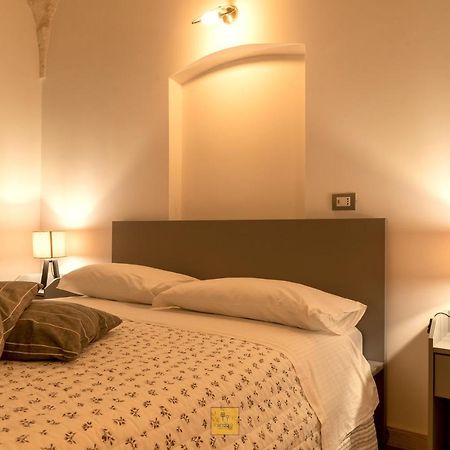 Villa Petralu By La Puglia In Un Trullo Locorotondo Esterno foto