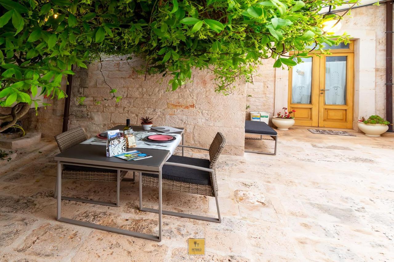 Villa Petralu By La Puglia In Un Trullo Locorotondo Esterno foto