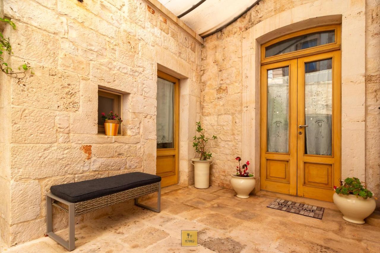 Villa Petralu By La Puglia In Un Trullo Locorotondo Esterno foto