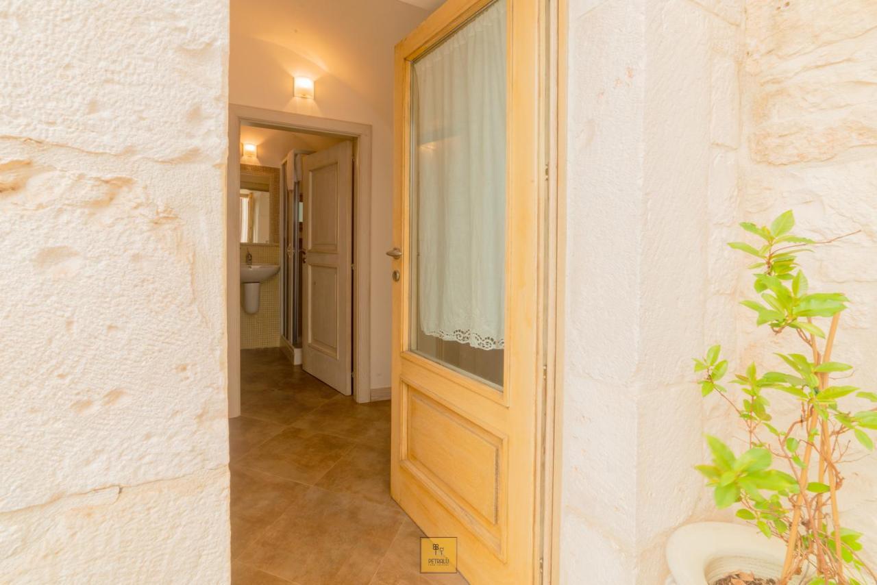 Villa Petralu By La Puglia In Un Trullo Locorotondo Esterno foto